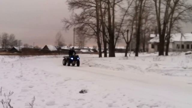 Зима grizzly 700 боком.MOV смотреть онлайн