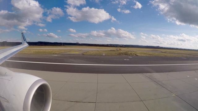 Take Off at Memmingen Airport смотреть онлайн
