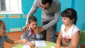 Играем в школу, Витя получил 2 по математике