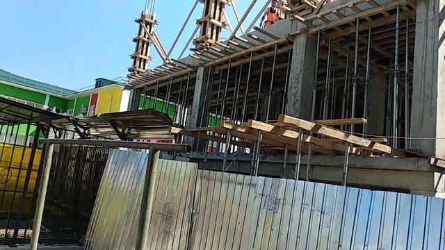 Крым.г.Саки.Стройка ТЦ.27.04.2019. смотреть онлайн