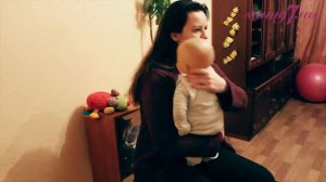 Как держать новорожденного