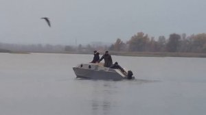 Самодельная лодка из фанеры по проекту СОМ. Кременчуг. Пробный спуск на воду