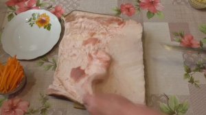 Рулет з тонкого сала зі шкірою, запечений в духовці Бюджетна закуска з тонкого сала Українська кухн