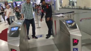 Как добраться из аэропорта Бангкока на воздушном метро до Каосан роуд?