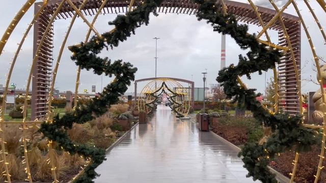 Is there a Black Friday in the Czech Republic? Fashion Arena Prague Outlet walking tour 4K HDR ASMR смотреть онлайн