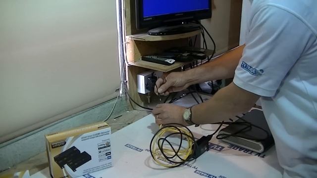 HDMI Over Cat5e/6 Extender смотреть онлайн