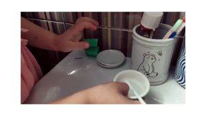 рисуем зубной пастой на окнах