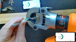 Электрик СПб | Ручной гидравлический пресс IEK ПГР-70 против электрогидравлического SHTOK ПЭГА-300