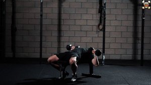 Жим гантелей лёжа