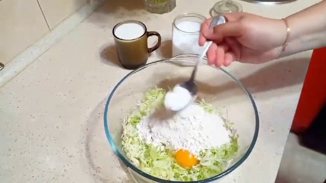 Капустные оладушки на кефире.