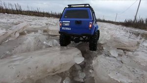 ШИПЫ против ГУСЕНИЦ ... Сравнительный тест по льду. Traxxas TRX4 Offroad 4x4