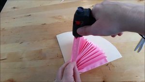 Объемная открытка с цветами своими руками.  Подарочные и поздравительные поделки из бумаги