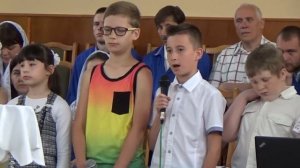 Выступление детей воскресной школы на Троицу.