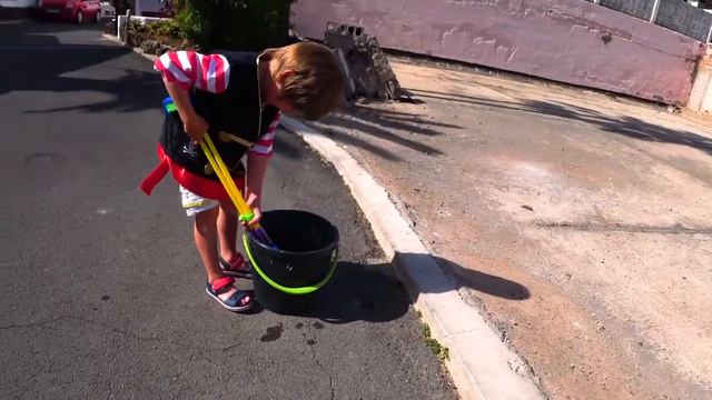 МОНСТРЫ НА КАРАНТИНЕ: Сева снимается в кино🎥 Сева и Кактус🌵Сева, сделай это! смотреть онлайн