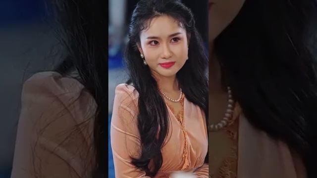 5年前灰姑娘被妹妹和男友趕出家門，5年後灰姑娘以國際著名香水大師的身份華麗迴歸，妹妹和總裁都看傻眼了！【龍鳳雙寶：真千金她美颯了】#短剧 #甜宠 #爱情 #情感 #甜寵 #shortvideo смотреть онлайн