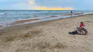 #АНАПА - МОРЕ ЗАТОПИЛО ПЛЯЖ ВИТЯЗЕВО. КУПАЮТСЯ В СИЛЬНЫЙ ШТОРМ. ЧТО С ПОГОДОЙ?
