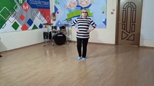 Основные движения танца "Пргогулка по Парижу". Исполняет Бурлай С.А.