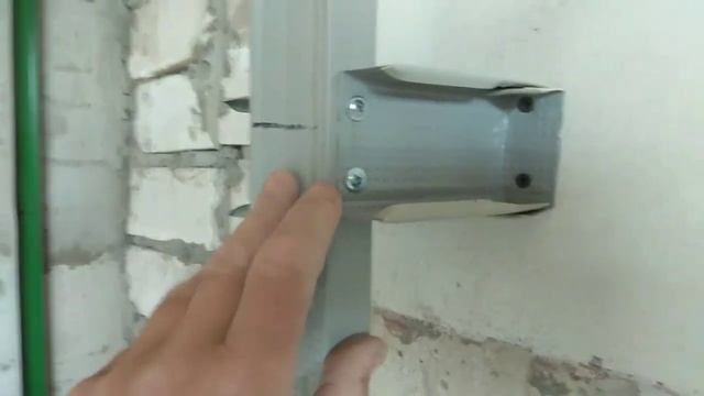 Как прикрепить профиль к стене,если длины подвесов не хватает смотреть онлайн