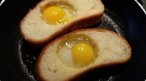 Яичница в хлебе