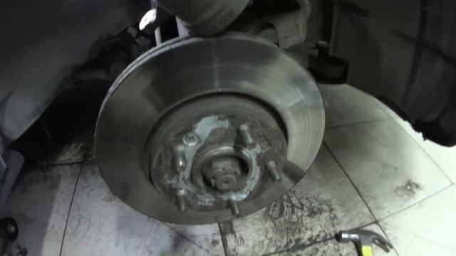 Hyundai i30 Замена передних тормозных дисков смотреть онлайн