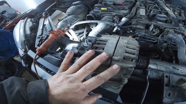 Мерседес GLK - пропала зарядка АКБ снимаем генератор ? смотреть онлайн