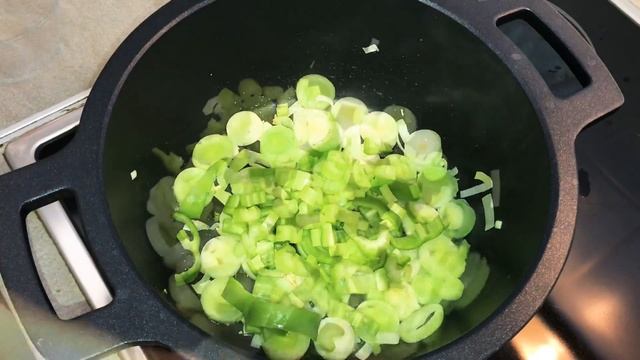 КАБАЧКОВЫЙ КРЕМ-СУП С ПАРМЕЗАНОМ | смотреть онлайн