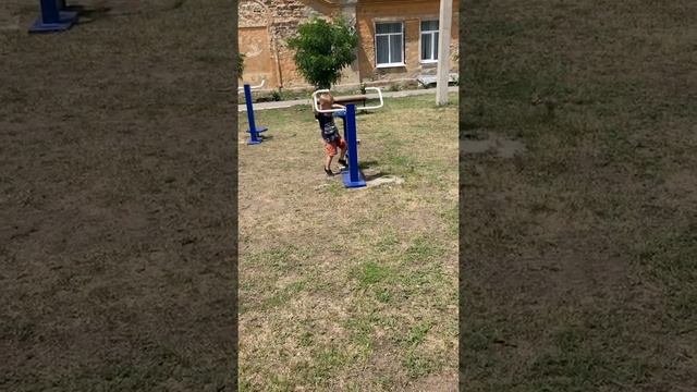 Аутист. ?️♀️??Занятия на тренажерах. #аутизм #аутист #особенныйребенок #яаутист