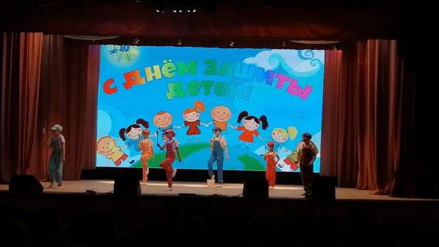 Танец "Радуга" (Хореографический коллектив "Феникс") смотреть онлайн