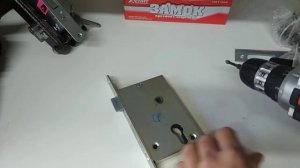 Зенит врезной замок с защелкой