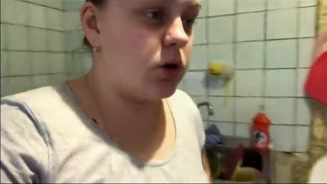 VLOG. Будни мамы в декрете. Капризный день. Уход за лицом. Ремонт в ванной. смотреть онлайн