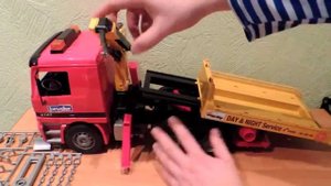 Bruder Эвакуатор "Mercedes-Benz", с внедорожником (Детская игрушка)