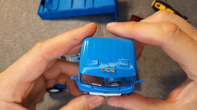 Как сделать подъёмную кабину на наповском МАЗе/ Конверсия/ МАЗ-516 Б/ Масштабные модели 1:43. смотреть онлайн