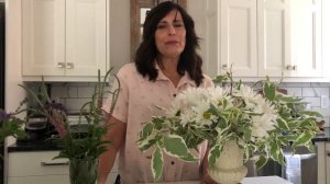 FLOWER ARRANGEMENT FROM YOUR GARDEN | TUTORIAL FOR BEGINNERS | TIPS TO MAKE IT LAST LONGER