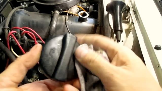 ТЕЧЬ МАСЛА ИЗ ПОД КРЫШКИ МАСЛОЗАЛИВНОЙ ГОРЛОВИНЫ.УСТРАНЯЕМ !!!