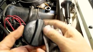 ТЕЧЬ МАСЛА ИЗ ПОД КРЫШКИ МАСЛОЗАЛИВНОЙ ГОРЛОВИНЫ.УСТРАНЯЕМ !!!