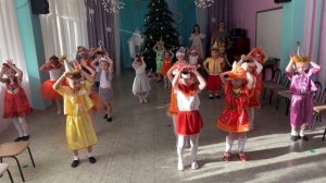 Новогодний вход старшая группа