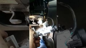 Как завести автомобиль,если заклинил замок зажигания