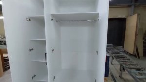 "Гамма" Шкаф трехстворчатый с ящиками.