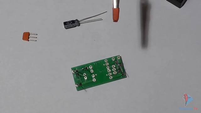 Крона (9В) из элемента питания АА (1.5В) смотреть онлайн