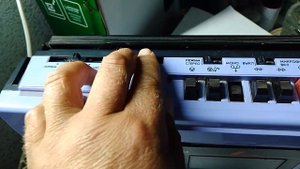 Магнитофон кассетный ИЖ 305 С 1991г СССР. Работает.