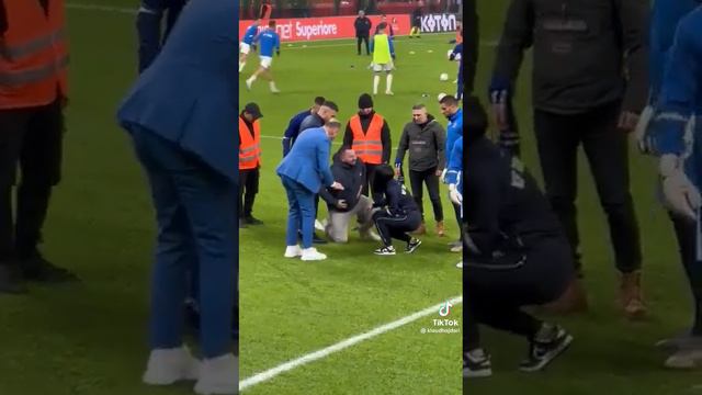 предложение девушке на футбольном поле👏 смотреть онлайн