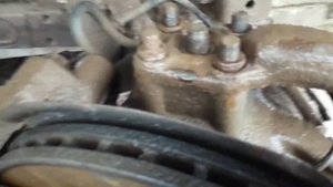 снимаем рулевую сошку с поворотного кулака на УАЗе