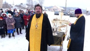 На колокольне Троицкой церкви в с Ошлань установили крест.