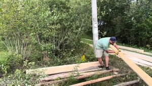 КУПИЛИ ЗАБРОШЕННУЮ ДАЧУ, первые работы. Косим траву , делаем временный заез