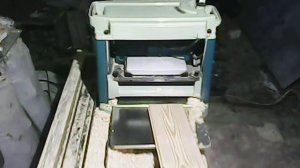 Работа на рейсмусе MAKITA . Строгаем доски.