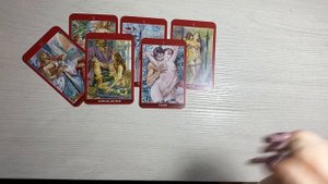 Каким/какой вас видит загаданный человек/люди? #таро #гадание #тарорасклад