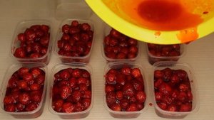 Заморозка клубники на зиму быстро и просто! Заготовка клубники в морозилку проверенными способами!
