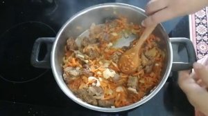 вкусная еда,гречка с мясом на сковородке,гречка по купечески, как плов ,мясо тушеное с гречкой