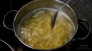 Макароны с мясом. Макароны на сковороде. Макароны с мясом рецепт. Паста с мясом. Блюда из макарон