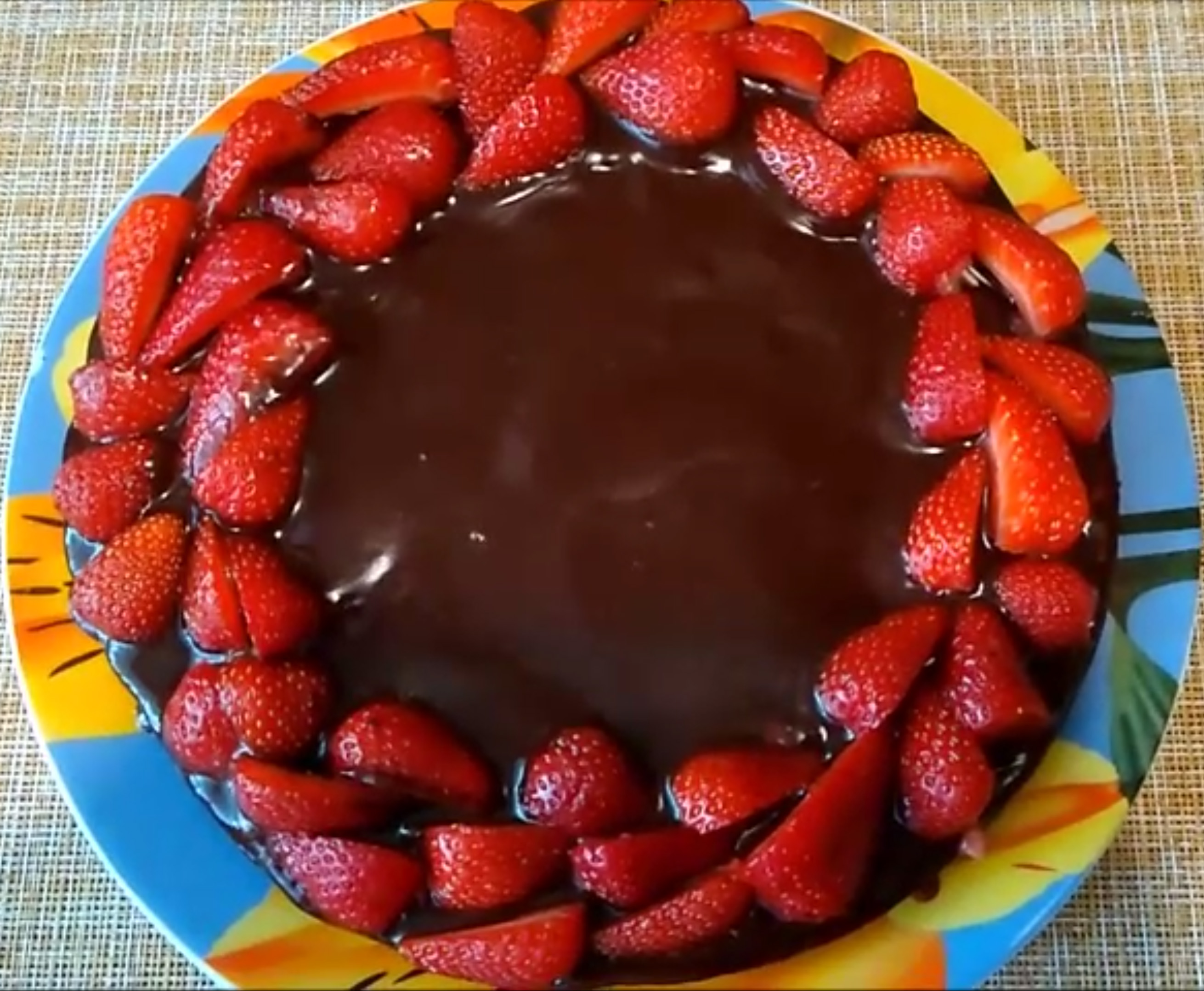 Влажный шоколадный пирог.mp4